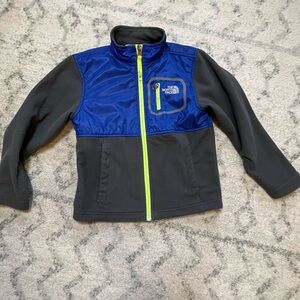 Northface boys size 5 lightweight jacket